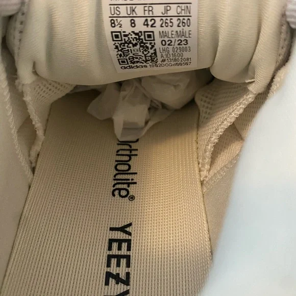 NWT Adidas Yeezy 500 Tan Sneakers with Chunky Design and Adiprene Cushioning - Picture 6 of 8